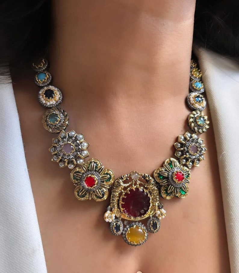 Royal Sabyasachi Neckless/Sabyasachi jewelry/Sabyasachi choker/Navratana Neckless set/bollywood jewelry/Indian choker/Indian wedding set image 3