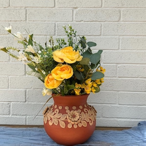 Oaxaca Clay Vase, Filigrana Mexican Pottery