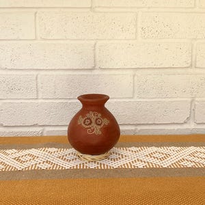 Oaxaca Vase, Filigrana Mexican Clay Vase