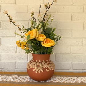 Oaxaca Clay Vase, Filigrana Mexican Pottery