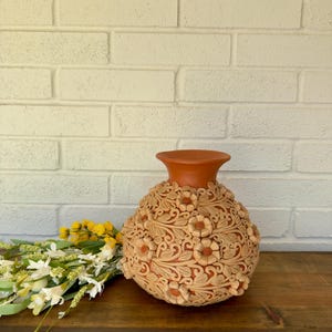 Oaxaca Clay Vase, Filigrana Mexican Pottery