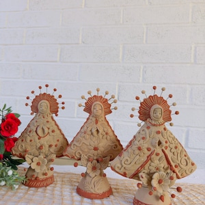 Handcrafted Clay Virgin Mary Statue: Filigrana Barro from Oaxaca
