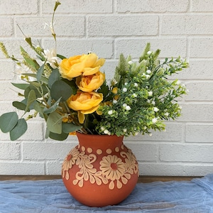Oaxaca Clay Vase, Filigrana Mexican Pottery