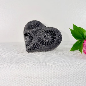 Black Clay Heart Centerpiece, Wall Decor Barro Negro Corazon Decorativo