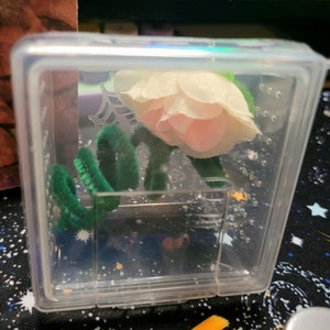 Mini Artificial Rose Head Jumping Spider Sling Hide