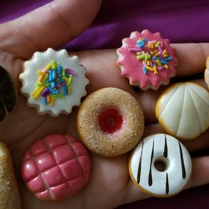 Panecito mix taglia media, Ofrenda, doa de los muertos, miniatura, mini,mignon, hecho en Mexico, artesanias,arredamento messicano, casa, galletas