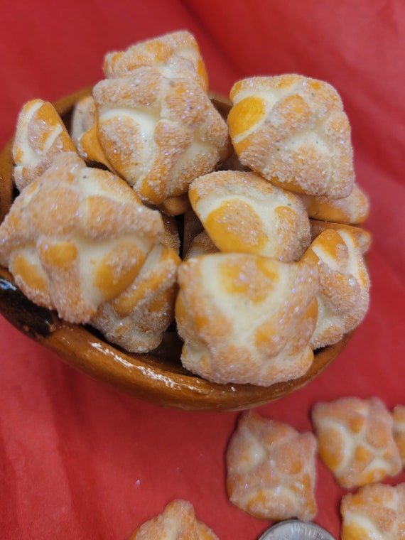 Mini pan de muertos, ofrenda, Dia de los muetos, day of the dead, Mexican culture, Pan de muero, mini, hrvho a mano, hecho en Mexico, arte