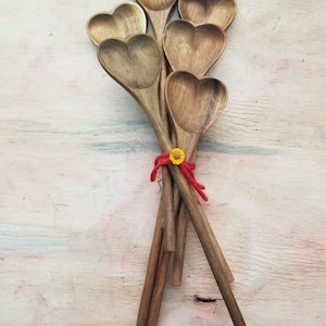 Heart spoons, Heart wood spoon, cuchara de corazon, cuchara de madera, woman kitchen decor, kitchen decor, aesthetic kitchen