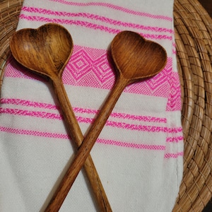 Heart spoons, Heart wood spoon, cuchara de corazon, cuchara de madera, woman kitchen decor, kitchen decor, aesthetic kitchen