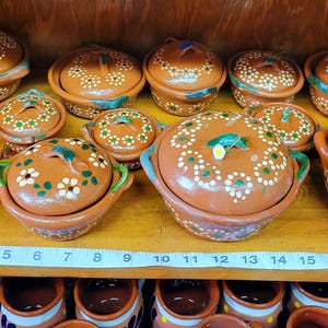 Mini cazuelita de barbies Cazuelita de barro Canzuelita de Michoacan Hecha en Mexico Fabriquée à la main, coulée à la main dans la région de la baie
