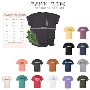 Op de afbeelding: Een maat- en kleurentabel voor Comfort Colors 1717 unisex heavyweight t-shirts. De tabel bevat afmetingen in inches voor de maten S t/m 4XL. Verschillende t-shirtkleuren worden weergegeven, waaronder zwart, boter, bes, denim, terracotta, peper, yam, middernacht, graniet, ivoor, zeegroen, watermeloen, wit, violet en hennep.
