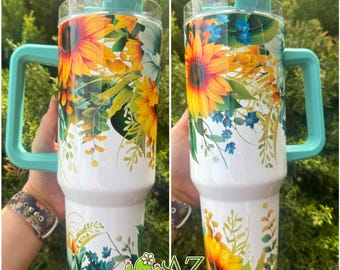 Sunflower Tumbler – 40oz Floral Cup with Handle, Bright Summer Flowers Mug, Nature Lover Gift, Insulated Travel Mug for Her