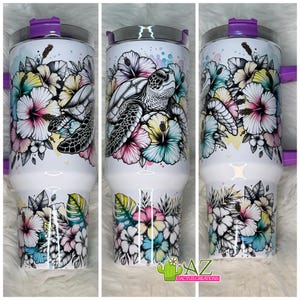 Sea Turtle Tumbler – 40oz Floral Ocean Beach Cup with Handle – Colorful Hibiscus Travel Mug – Coastal Gift for Her – Marine Life Lover