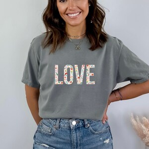 Retro Love Shirt-Valentines Day Shirt-Valentines Day Gift-Gift For Her-Couple Shirts-Love Shirt-Gift For Wife-Heart Shirt-Custom Shirts