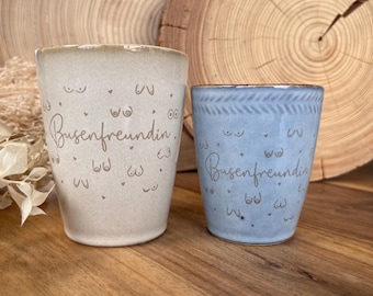 Tasse Busenfreundin Steingut Becher graviert Kaffeetasse Teetasse | Geburtstagsgeschenk Beste Freundin | Lustiges Geschenk Freundinnen