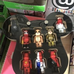 BE@RBRICK100％ 48体収納ケース ベアブリック 木製 扉付き② 楽天市場