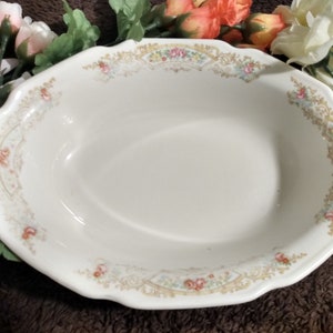 Mid-century York by Stetson China - 9-5/8&quot; Oval Vegetable Bowl (see condition notes) - 1940s 1950s 1960s