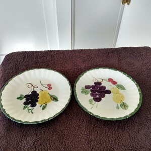 Blue Ridge Southern Potteries 9.5 inch plates set of 2 see condition notes (MCM Display Plates)
