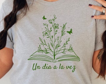Book Lover T Shirt Plant Mom Gift for Book Worm Botanical Mom Shirt for Spanish Positive Tee Inspirational T-shirt for Librarian Tshirt