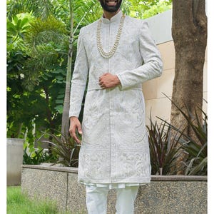 Handcrafted Men&#39;s Wedding Sherwani: Embroidered Groom Outfit