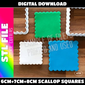 Könnte beinhalten: Drei Ausstecher in Form von gewellten Quadraten. Die Ausstecher sind 6 cm, 7 cm und 8 cm groß. Die Ausstecher sind weiß, grün und blau. Das Bild zeigt ein Beispiel für die gedruckten und verwendeten Ausstecher.