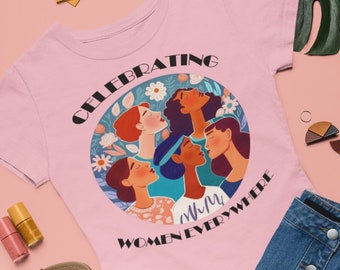 Het vieren van vrouwen overal T-shirt, Maand van de geschiedenis van vrouwen, Internationale Vrouwendag 2023, Empowerment van vrouwen