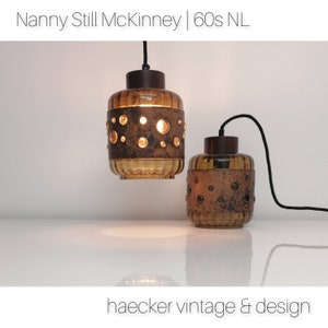 Nanny Still McKinney para Raak Amsterdam, década de 1960 e 1970 - Par de luminárias pendentes | era espacial | meados do século
