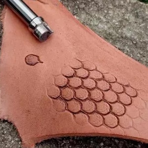 Molde de cuero 304 Proceso de grabado de acero Herramienta para hacer oro Tallado de cuero hecho a mano de alta precisión y detalle - Escamas de serpiente