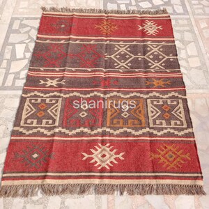 Handwoven Wool Jute Area Rug: Natural Fiber, Modern Decor