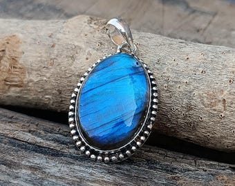 Blue Flash Labradorite Pendant: Handmade 925 Sterling Silver Oval Gemstone