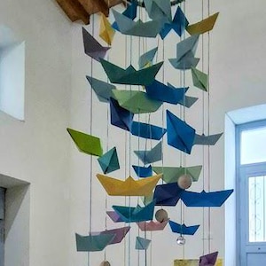 Mobile per neonati nautico fatto a mano, barchette di carta origami, decorazioni per la cameretta dei bambini, tema oceano, mobile per culla, regalo per baby shower, decorazioni da appendere per compleanno