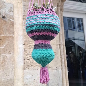 Gehäkelter hängender Pflanzer, handgemachter Korb für Pflanzen Geschenk für Pflanzenliebhaber, Topfhalter für Innendekor, rosa Korb niedliches Geschenk