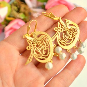 Muslim Waw Pearl  Earring, Welcome Gift to Sufi Lady, White Arabic Letter Calligraphy Vaw, Islam letter Waw Vav Jewelry, Islamic Vaw Earring