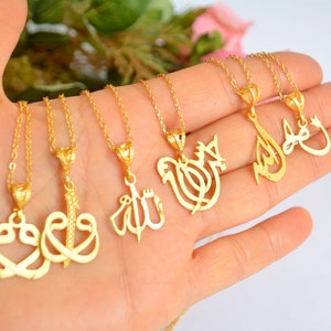 MUSLIM GOLDEN Calligraphy NECKLACE, Umrah gift to Her, Allah Hu ve Letter Jewelry, Religious Muslim, Wav Arabic Necklace, Spiritual Necklace
