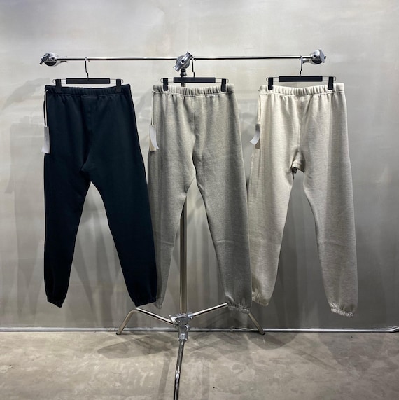 パンツ FOG ESSENTIALS SWEAT HALF PANTS GRAY L Essentials Fear of God Pants SS22 Collection - Stretch Limo