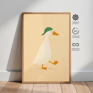 Könnte beinhalten: Ein gerahmter Druck mit einer Cartoon-Illustration einer weißen Gans mit einer grünen Baseballkappe. Die Gans geht mit orangefarbenen Füßen und Schnabel vor einem hellgelben Hintergrund. Der Rahmen ist aus Holz.