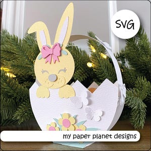 Panier d'oeufs de Pâques avec lapin SVG, bricolage Fichiers de découpe numérique en couches pour créations en papier, papier cartonné. Bricolage de Pâques.