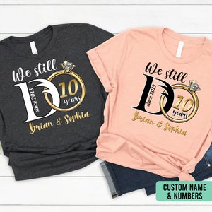 Gepersonaliseerd shirt, shirt huwelijksverjaardag paar, shirt aangepaste naam en jaar, grappig huwelijksverjaardag man vrouw