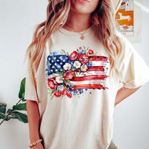 Floral American Flag Shirt, 4th of July, America Patriotic, Coquette 4th Of July T-Shirt, Retro 4th of July Floral Shirt