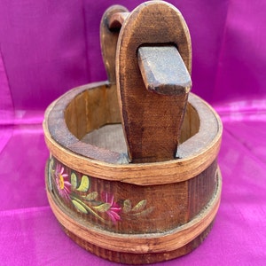Rustical Vintage Alpine Wooden Fruit Basket with Handle. Hand Painted Country Style. Albert Comploj in St. Ulrich. Edelweiss. With Handle. image 3