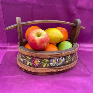 Rustical Vintage Alpine Wooden Fruit Basket with Handle. Hand Painted Country Style. Albert Comploj in St. Ulrich. Edelweiss. With Handle. image 1