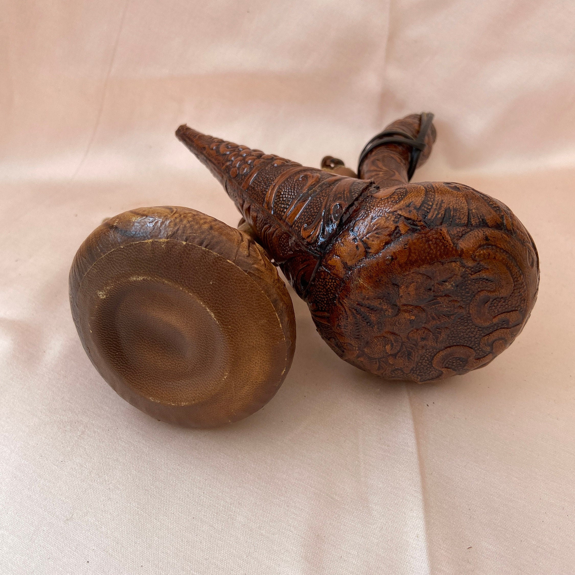 ヴィンテージ スペイン製 革製ポロンワインデキャンタ ペア - Etsy 日本