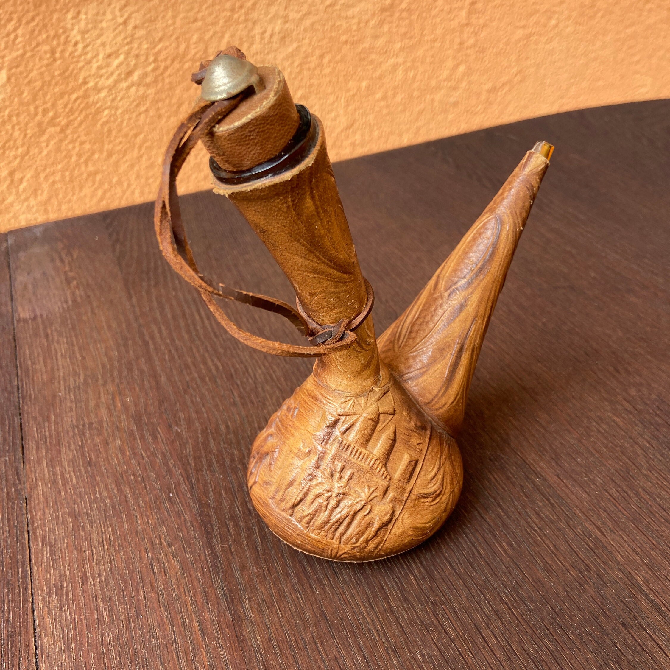 ヴィンテージ スペイン製 革製ポロンワインデキャンタ ペア - Etsy 日本