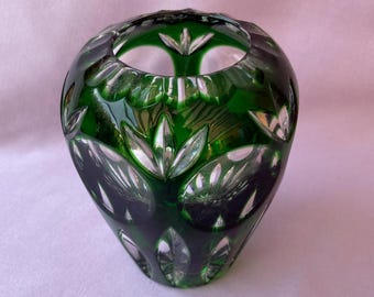 Stunning Nachtmann BAMBERG Emerald Kelly Green Small Cut to Clear Vase Handmade in Bavaria, Germany, 11 cm H