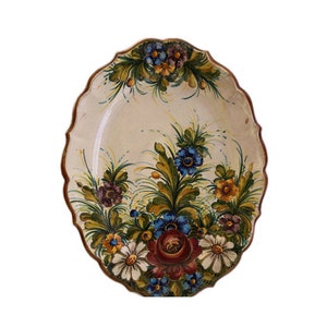 XXL Vintage Italian wall plate. Handmade and hand painted, Engraved Majolica Ceramic. Oval shape. Signed arte ceramica Torreglia