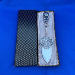 Mid Century 700 Silver Hildesheimer Rose Serwer do ciasta, nóż do ciasta, łyżka do ciasta w oryginalnym opakowaniu, wyprodukowano w Niemczech