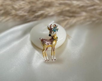 Broche de ciervo brillante: elegante broche de cristal de Ceilán, un regalo encantador para los amantes de la naturaleza.