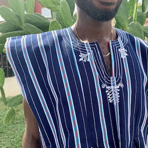 Blouse africaine ghanéenne f&t tissée à la main pour homme Kente Batakari Fugu IKAN | 100 % coton | Festival d&#39;été | Vêtements traditionnels | Taille unique (S-XL)