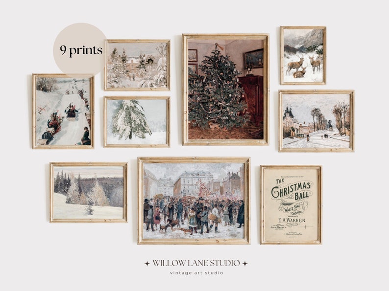 Pode incluir: Nove impress&otilde;es vintage com tema natalino em molduras de madeira, incluindo uma paisagem nevada, uma &aacute;rvore de Natal decorada e um grupo de pessoas reunidas em torno de uma &aacute;rvore. As impress&otilde;es est&atilde;o dispostas em uma grade em uma parede branca.