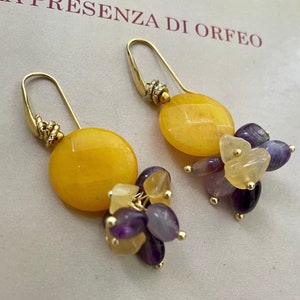 Boucles d'oreilles grappes jaunes et violettes, agate jaune, améthyste, tourmaline jaune, composition de pierres, argent 925, mariée.(